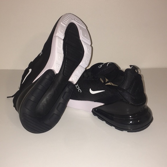 Womens Nike Air Max 270 AH6789-001 Black - Picture 2 of 6